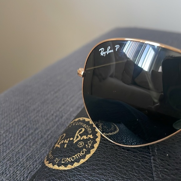 Ray-Ban Gold Aviator Sunglasses - Picture 3 of 5